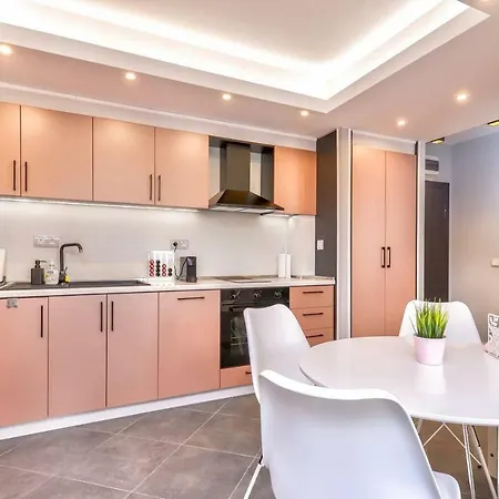 Apartment Rose One Bedroom Designer In Centre By Flat Mаnager *