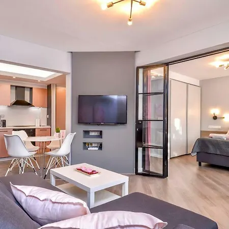 Rose One Bedroom Designer In Centre By Flat Mаnager Sofia