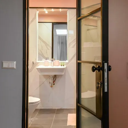 Rose One Bedroom Designer In Centre By Flat Mаnager *