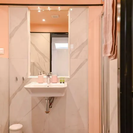 Apartment Rose One Bedroom Designer In Centre By Flat Mаnager Sofia